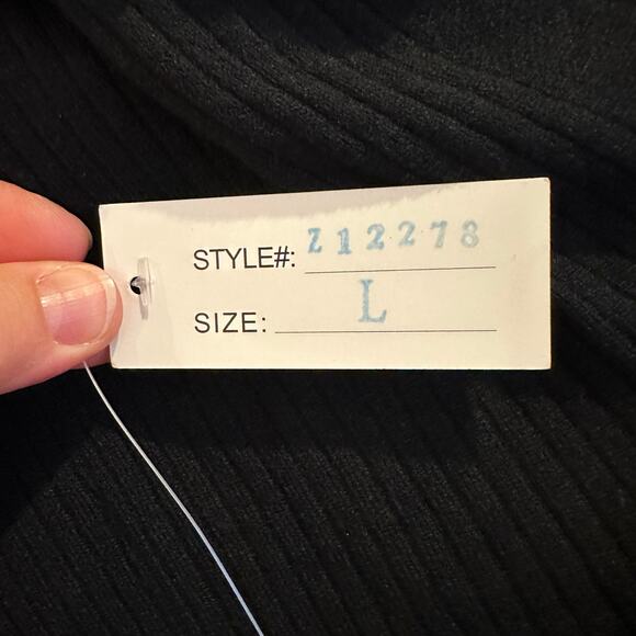 A.Z.I. New York Women Black V-Neck Dressy Sweater 3D Floral Appliqué Size L NWT - Picture 5 of 9